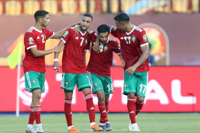 لاعب المنتخب المغربي يخرق الحجر الصحي للذهاب لملهى ليلي