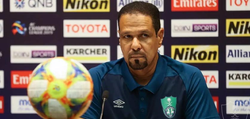 الأهلي السعودي يفسخ عقد مدربه ويعلن عنبر خلفًا له