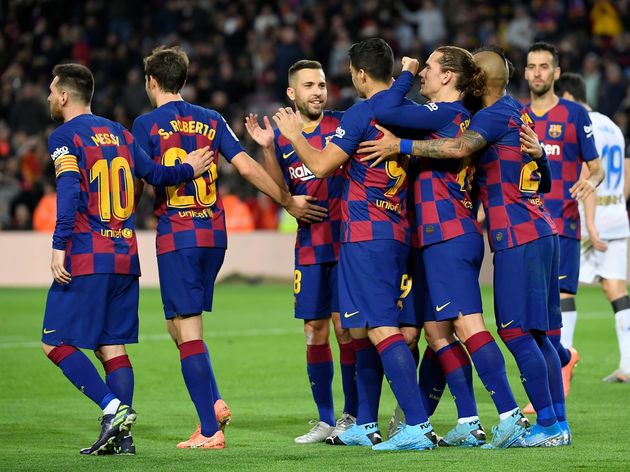 برشلونة يفتح الباب لرحيل 8 نجوم في الصيف