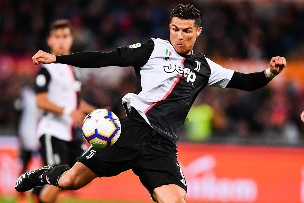 رونالدو يطالب اليوفي بصفقات من برشلونة