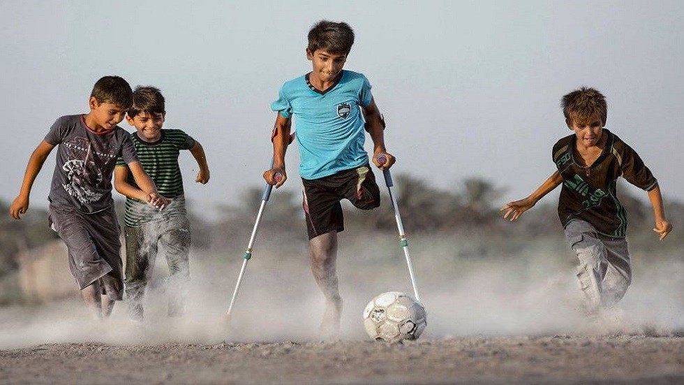 صورة تقود نادي سبارتاك موسكو للتكفل بعلاج الطفل العراقي