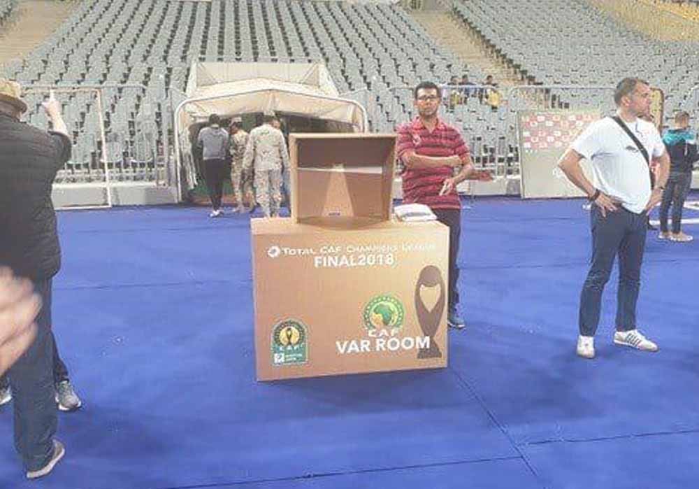 بالصورة/ عربة "الڤار" فارغة و الوداد يرفض اللعب بدونه