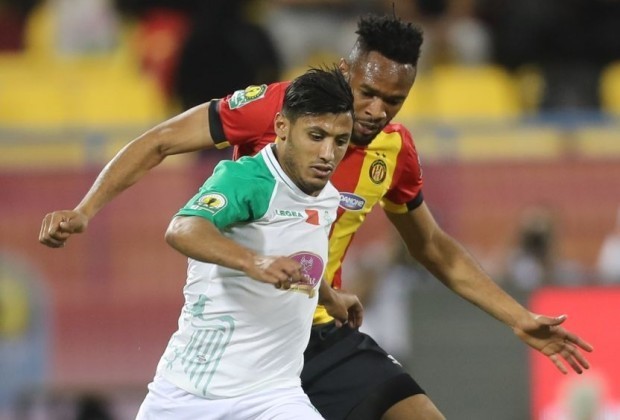 تفاصيل مهمة عن عودة نجم الرجاء إلى الملاعب