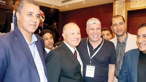 بعد استقالة أبوريدة وأحمد شوبير .. "الفيفا" تحل مجلس إدارة الاتحاد المصري