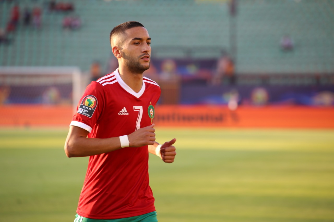 عاجل .. زياش يتخد قرارا صادما ويقفل هاتفه في وجه لقجع