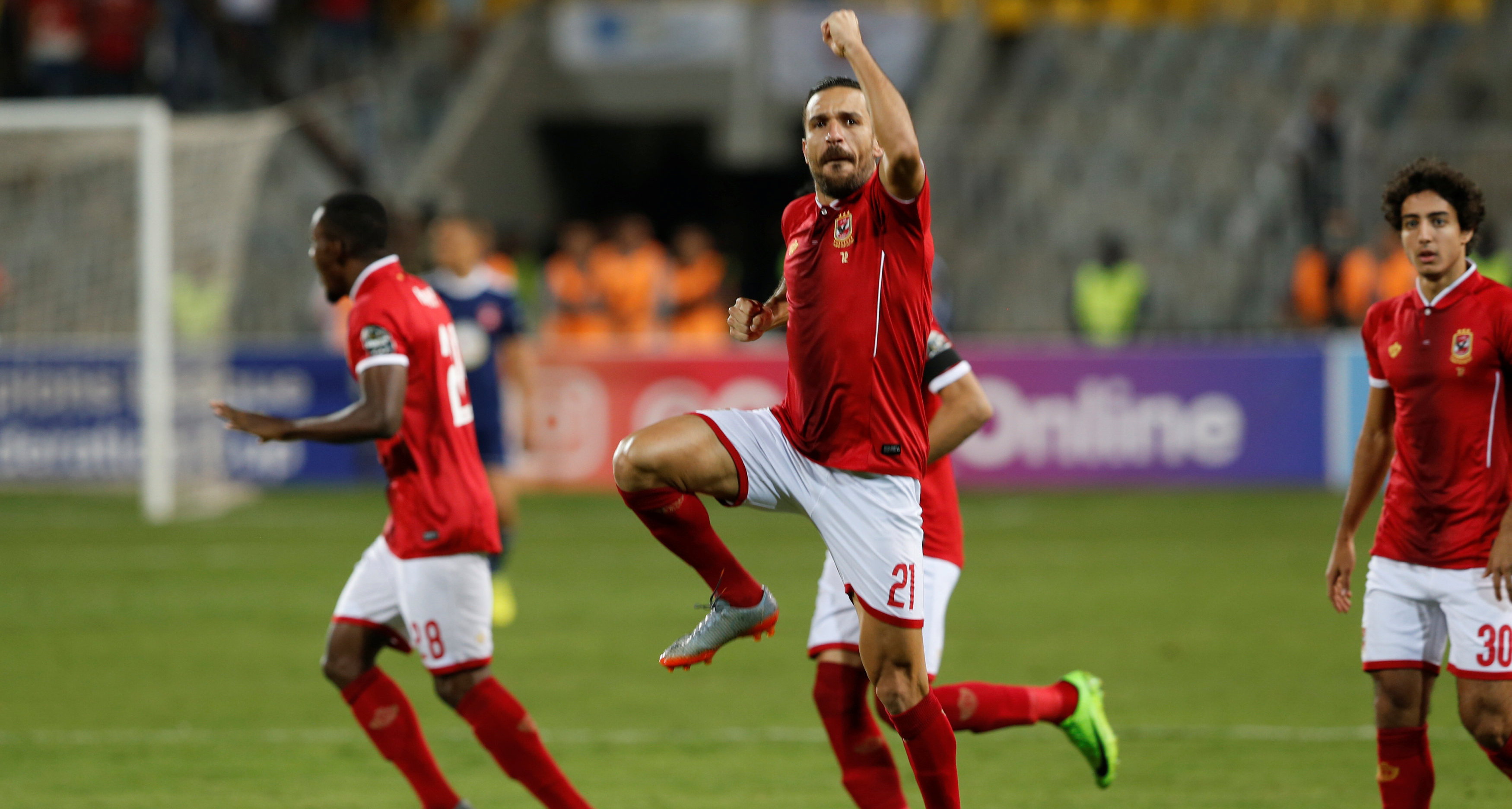 الأهلي السعودي يقدم عرضا رسميا ومغريا لضم علي معلول