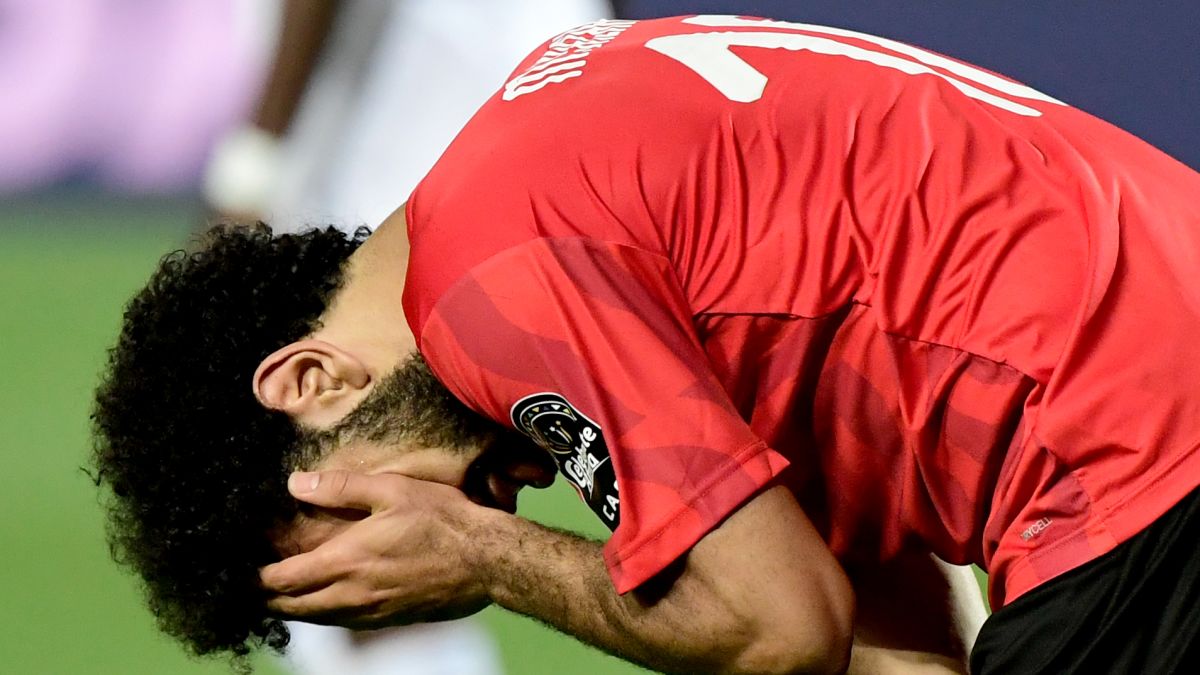 في أول خروج إعلامي بشأن قضية وردة..صلاح يدافع عن نفسه