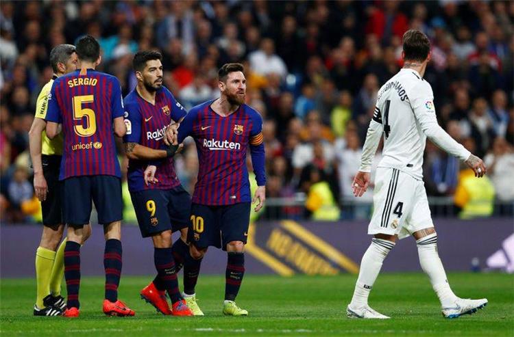 الاتحاد الإسباني يُعلن حكم مباراة الكلاسيكو بين ريال مدريد وبرشلونة