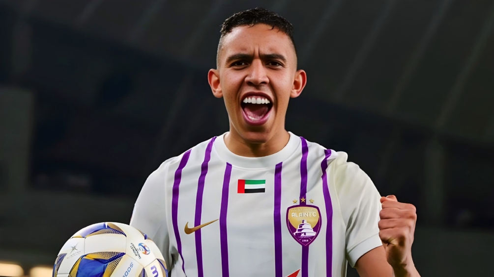 المغربي سفيان رحيمي يتفوق على رونالدو ويحقق جائزة أفضل لاعب و هداف آسيا