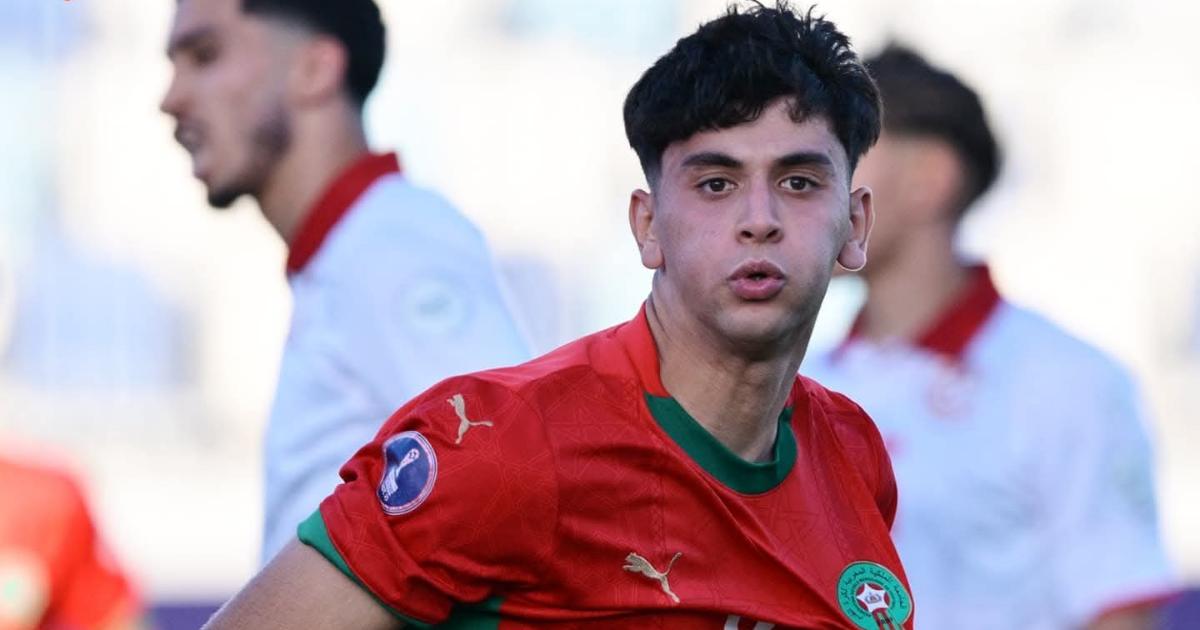 أيمن الركيك يحصد جائزة أفضل لاعب بعد تألقه أمام تونس