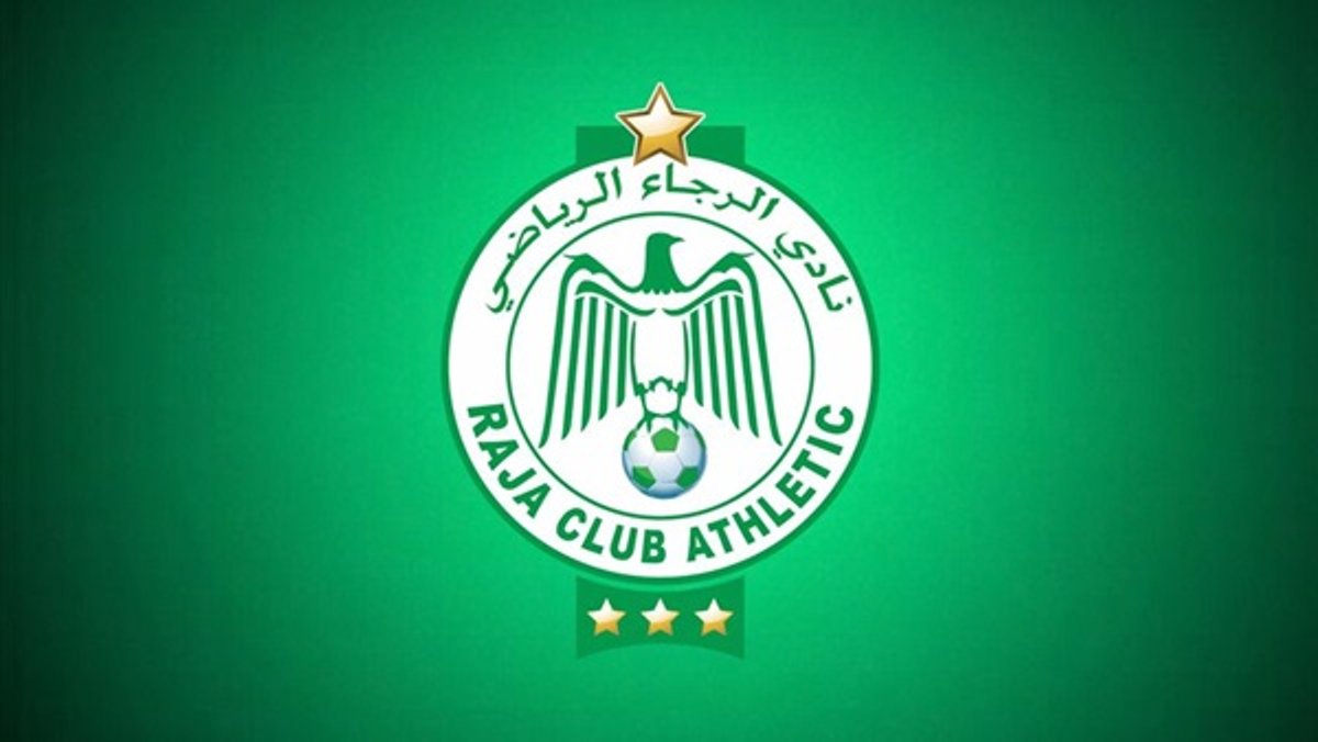 الرجاء الرياضي يمدد عقد نجمه إلى غاية 2021