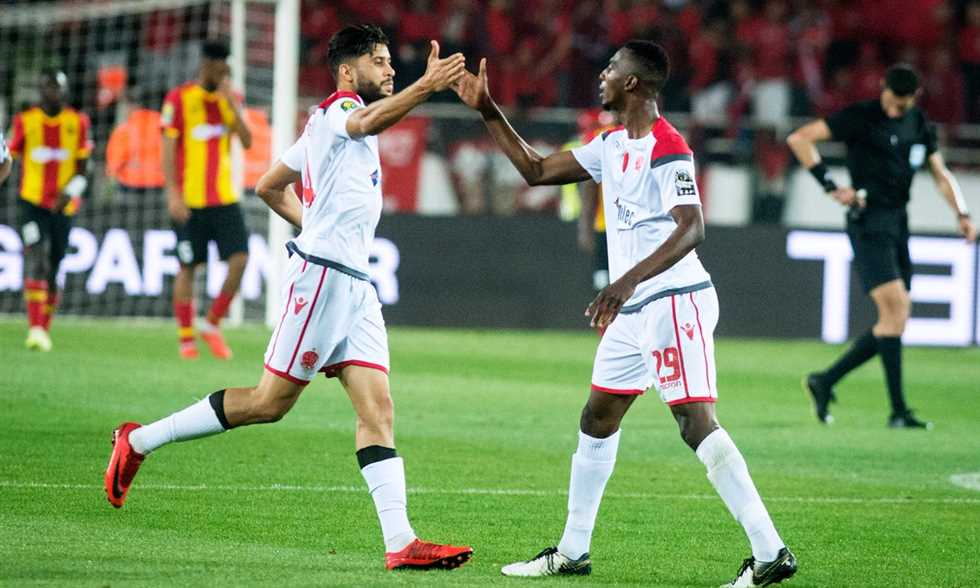 حكم "الطاس" يفصل بين مدافع الوداد الرياضي و الدوري التشيكي