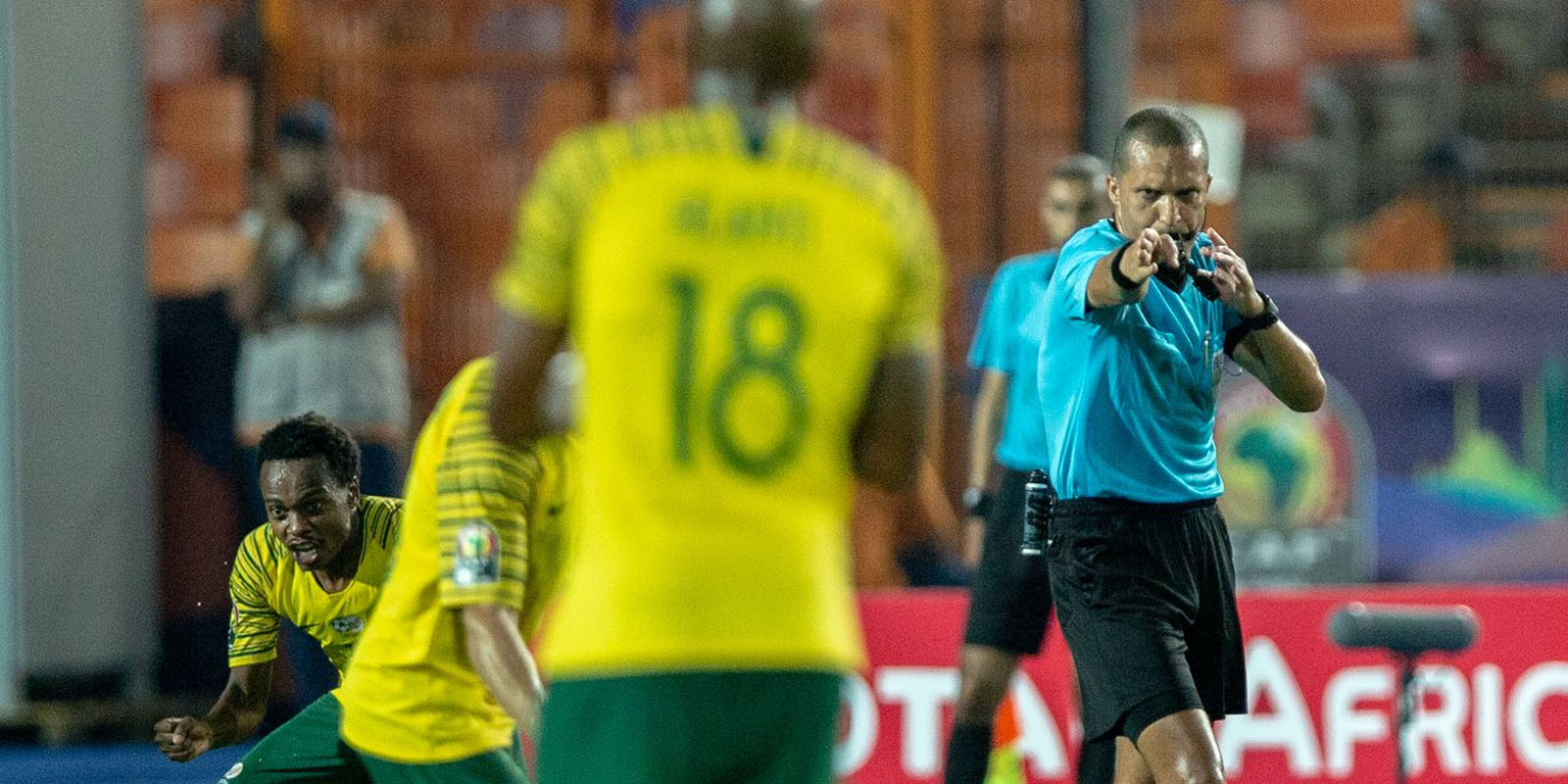 محمد نحيح حكما لمباراة الدفاع الحسني الجديدي والوداد الرياضي ورضوان جيد حكما للفيديو المساعد 1 محمد نحيح حكما لمباراة الدفاع الحسني الجديدي والوداد الرياضي ورضوان جيد حكما للفيديو المساعد
