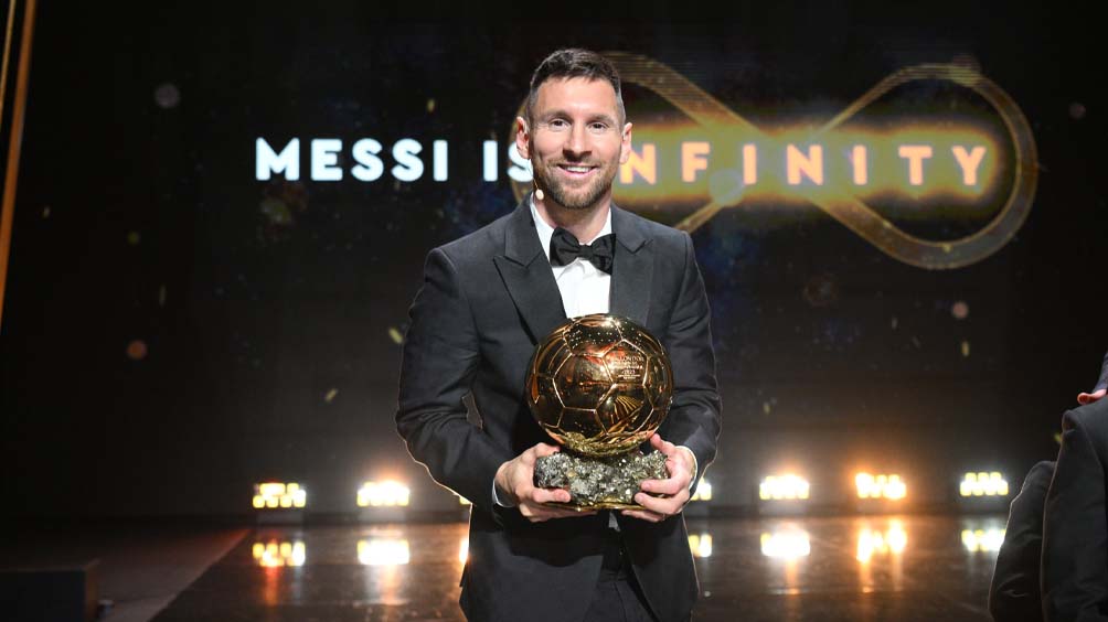 للمرة الثامنة في مسيرته الكروية  ميسي يحقق الكرة الذهبية