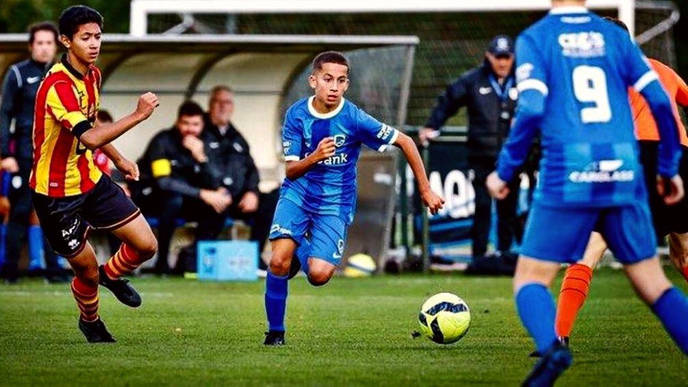 طرد الموهبة الصاعدة إلياس بنان من جينك البلجيكي بسبب اختياره تمثيل المنتخب المغربي