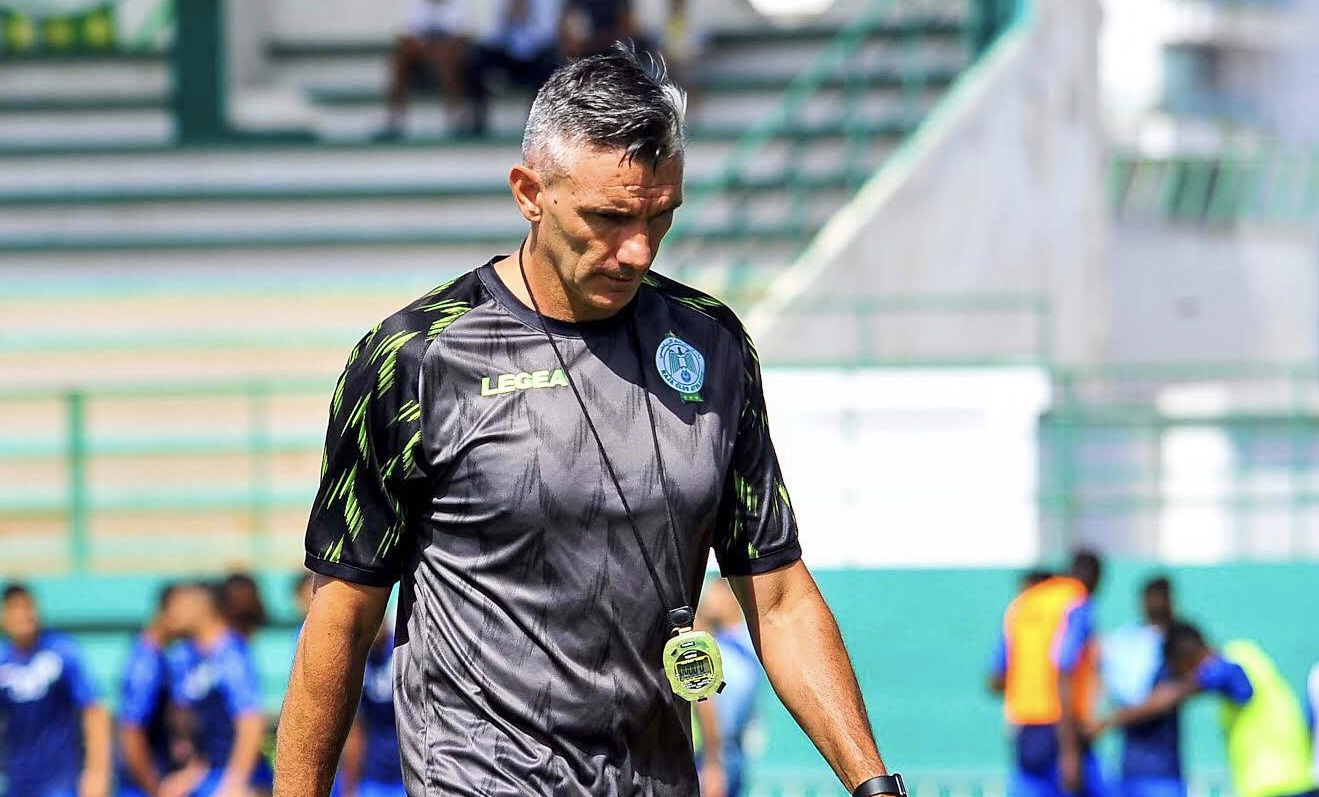 كارتيرون مرشح لتدريب الزمالك في حال رحيل ميتشو 1 كارتيرون مرشح لتدريب الزمالك في حال رحيل ميتشو