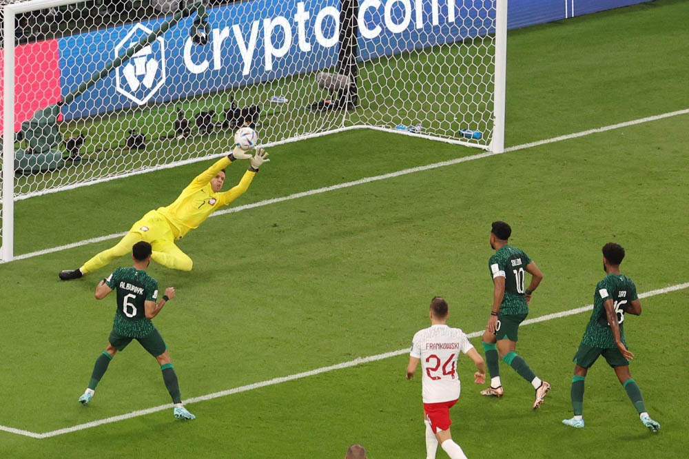 السعودية تنهزم أمام بولندا و أوراق المجموعة تخلط من جديد 1 السعودية تنهزم أمام بولندا و أوراق المجموعة تخلط من جديد