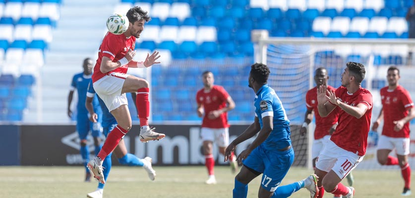الأهلي المصري يفرض العادل على الهلال السوداني في