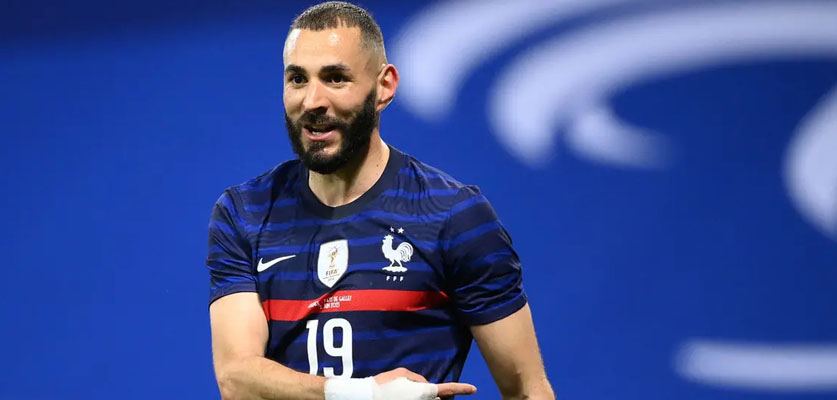 إدانة بنزيمة بسنة سجن موقوفة التنفيد في قضية “الشريط الجنسي”