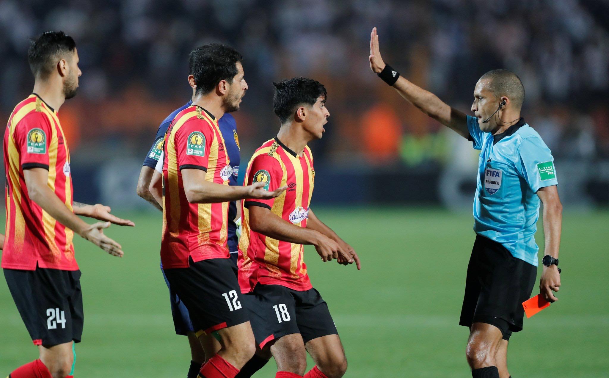 مسؤولو الزمالك:" الحكم المغربي رضوان جيد رقم واحد في أفريقيا" 1 مسؤولو الزمالك:" الحكم المغربي رضوان جيد رقم واحد في أفريقيا"