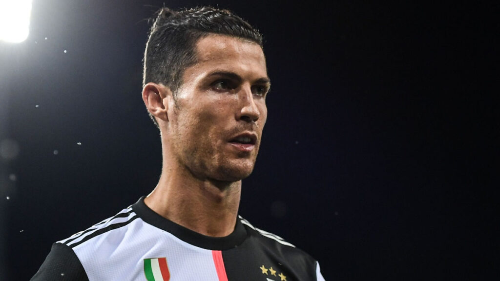 رونالدو يطمح “للفوز بكل البطولات” مع نادي يوفنتوس