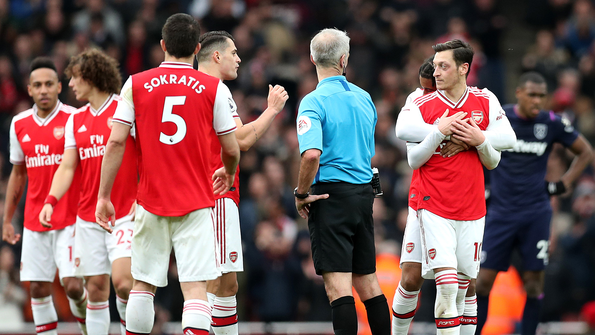 Hn8fpnnAc3mSLAMW3ybCiNizQrmdP470MdOIlczS نجوم أرسنال يُحرجون إدارة النادي