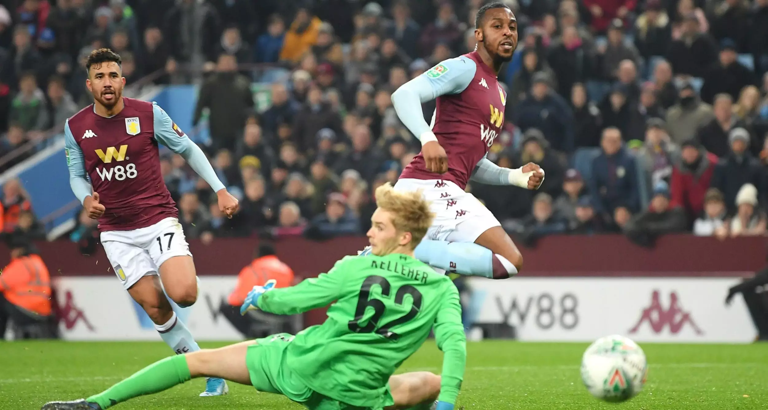 K2MIrC8dYlW9VNNZ7BLhB7AsXc2nDrtlXQ4LQV4q أستون فيلا يستغل التزام ليفربول بكأس العالم للأندية يسحق شبابه بخماسية