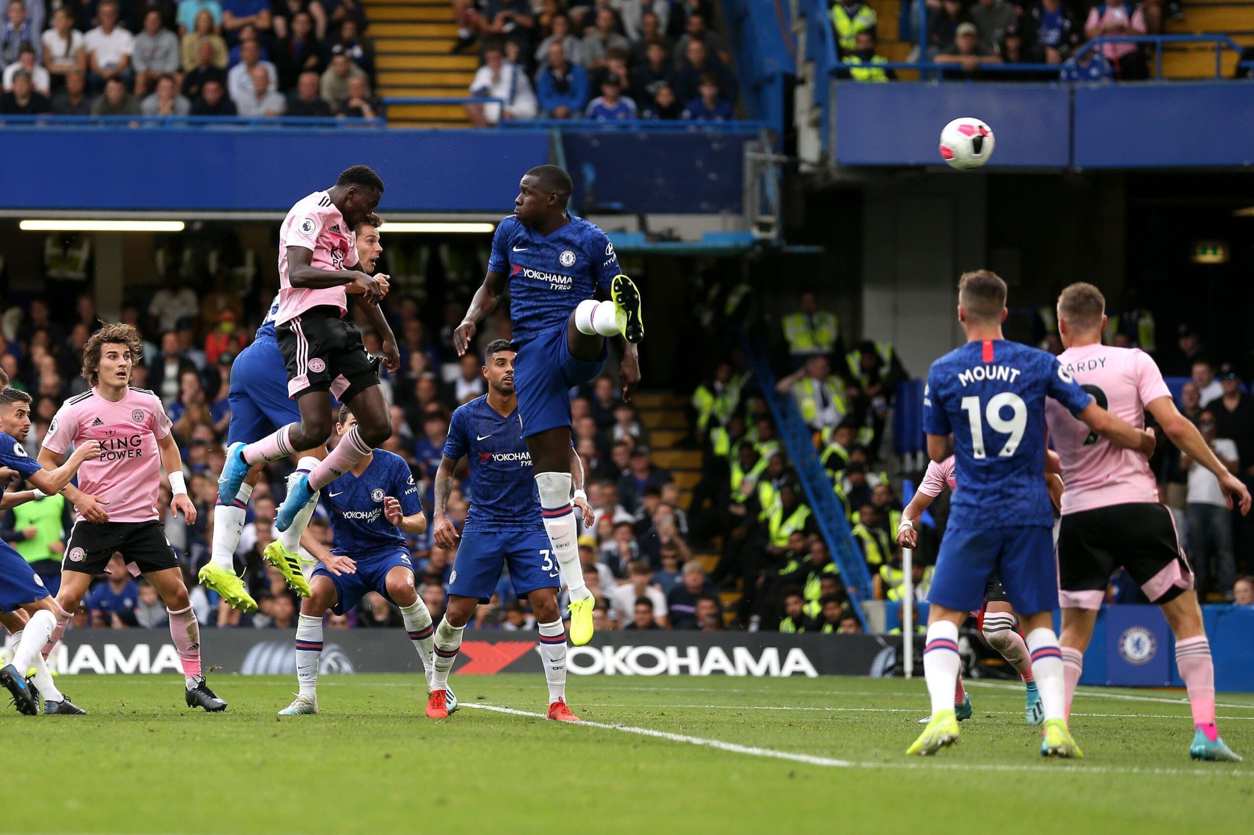 N1BVjXeplo4JbYxGxsUB87qObR9ZIeH6EgGJ0Kiy scaled كورونا تضرب صفوف تشيلسي و ليستر سيتي