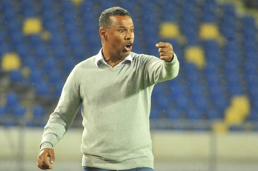 لسعد جردة الشابي: “ليس عيباً الهزيمة أمام الوداد أو الرجاء لكن العيب أن يهزمني فريق مثل شباب المحمدية”