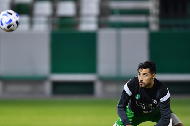 بلايلي يعود لتدريبات الأهلي السعودي بعد شفائه من الإصابة