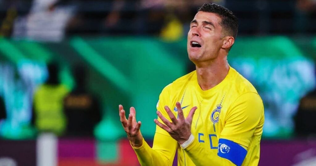 رونالدو يُعيد النظر في مستقبله مع النصر بعد موسم مخيب