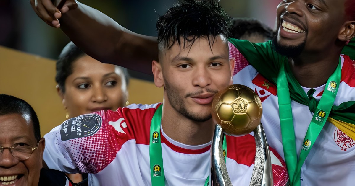 صراع محتدم بين الوداد والأهلي لاستعادة الدولي المغربي أشرف داري 1 صراع محتدم بين الوداد والأهلي لاستعادة الدولي المغربي أشرف داري