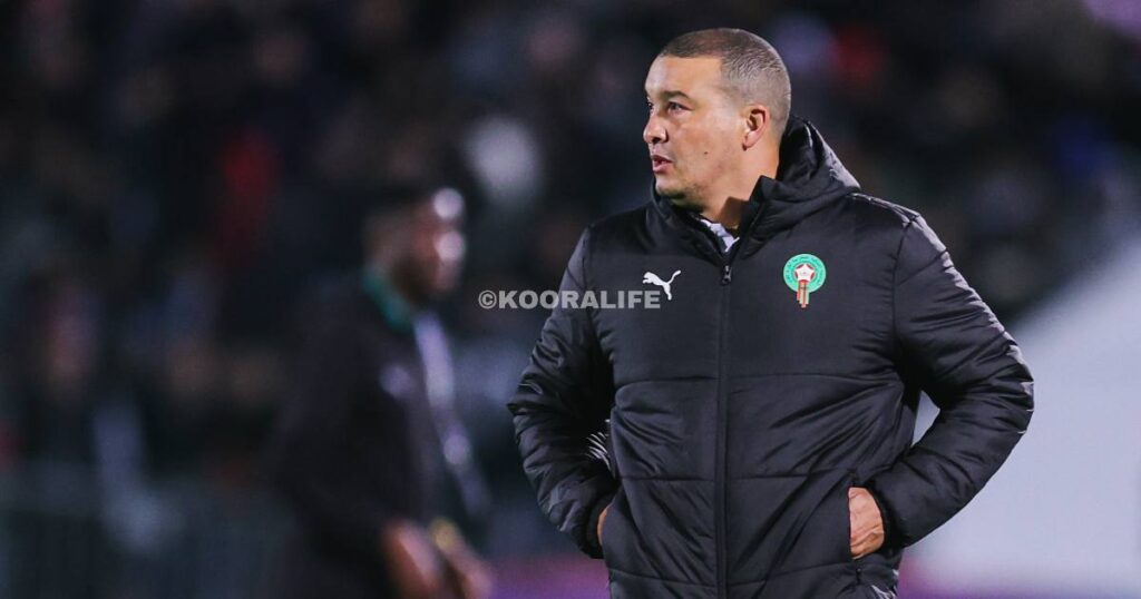 نبيل باها يُتوج بجائزة أفضل مدرب في كأس إفريقيا للناشئين