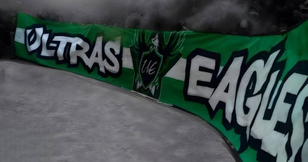 “ألتراس إيغلز” تعلّق أنشطتها احتجاجًا على أوضاع الرجاء