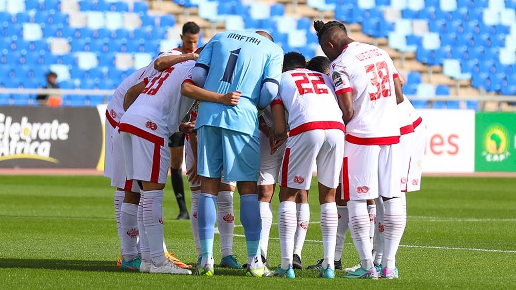الإتحاد الدولي لكرة القدم “فيفا” يفرض عقوبة في حق نادي الوداد الرياضي