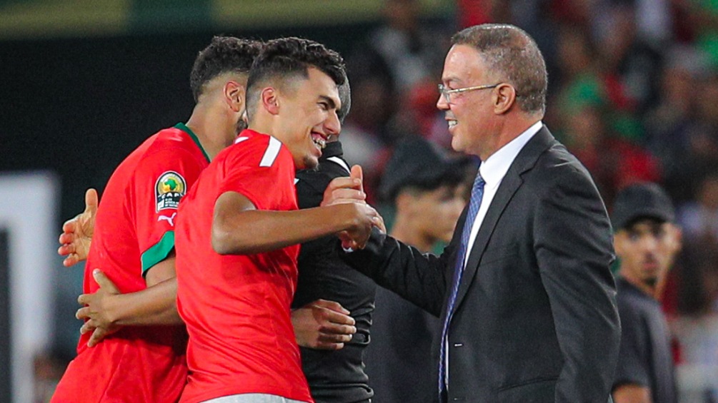 لقجع غير راضي عن الأداء الذي قدمه المنتخب في مبارياته الاخيرة و يقرر الاجتماع بالركراكي