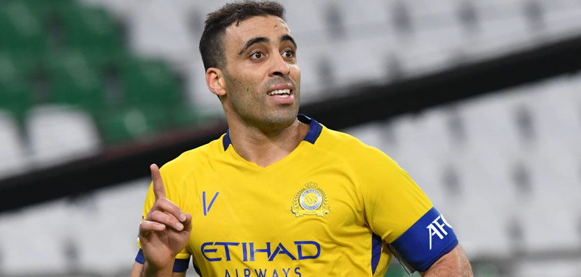 حمد الله يخلق الجدل بسبب شجاره مع زميله في الفريق أثناء المباراة