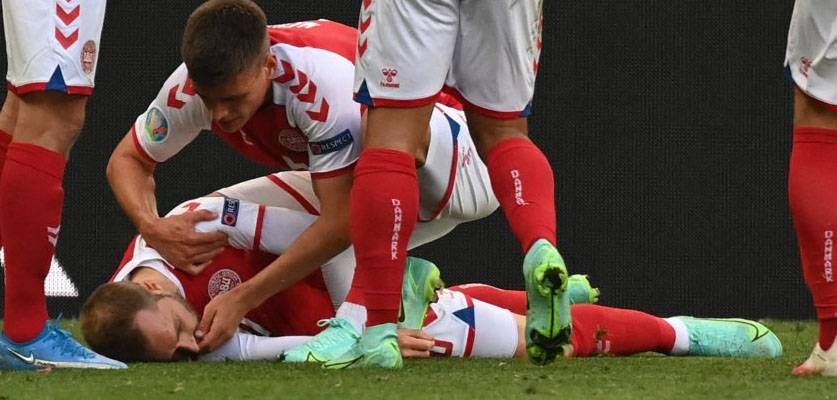 سقوط مفاجئ للاعب منتخب الدنمارك “ايريكسن” ومحاولات متواصلة لانقاذه