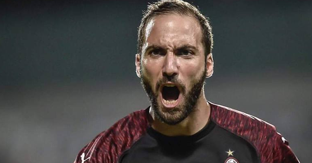 article 1538668142 هيغواين يعود من الاصابة و قد يكون اساسيا ضد اولمبياكوس