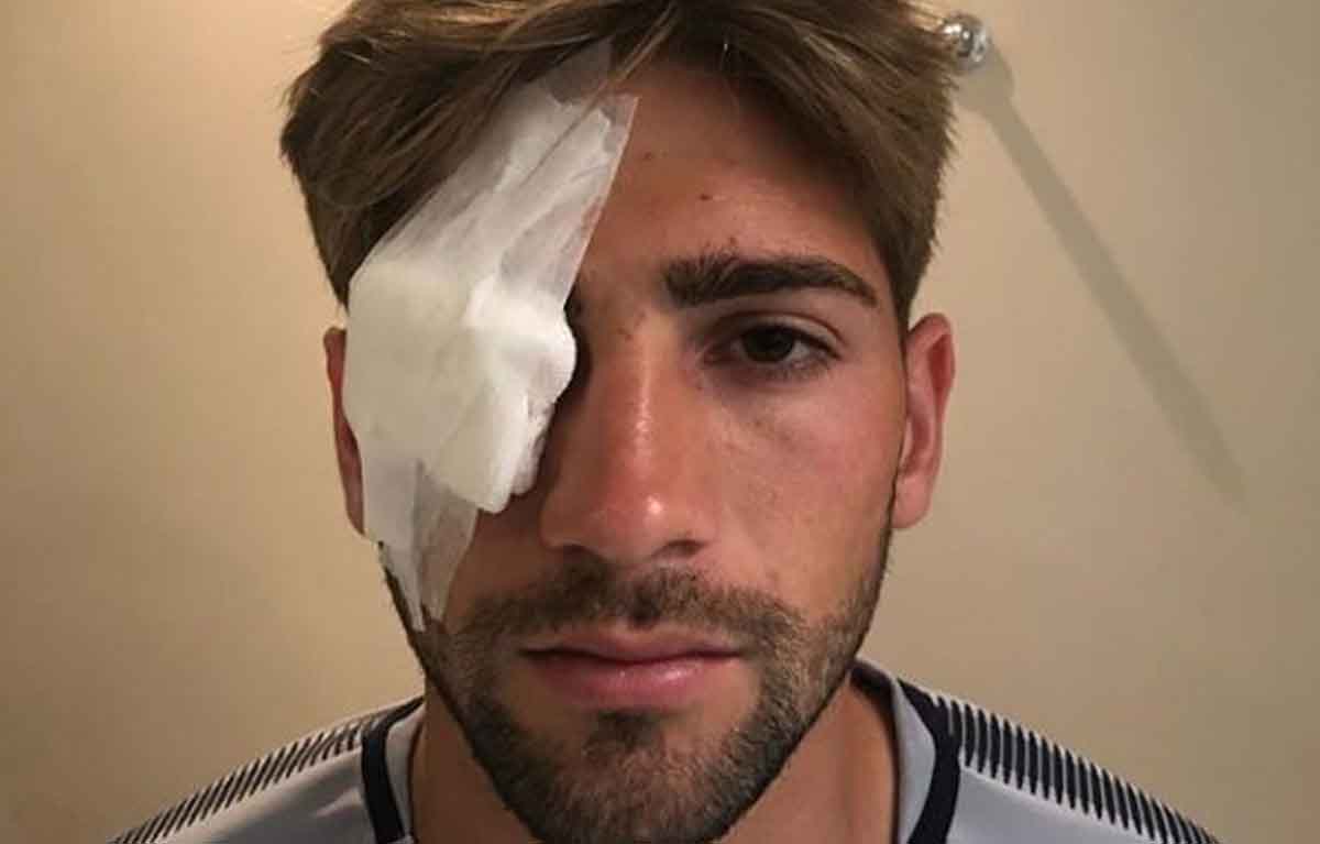 article 1543111883 نهائي القرن يؤجل من جديد بسبب اعتداء جماهير الريفر على حافلة لاعبي بوكاجونيورز