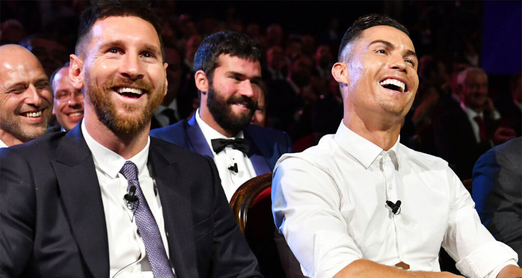 نجم مانشستر السابق يحذر ميسي من عشاء كريستيانو