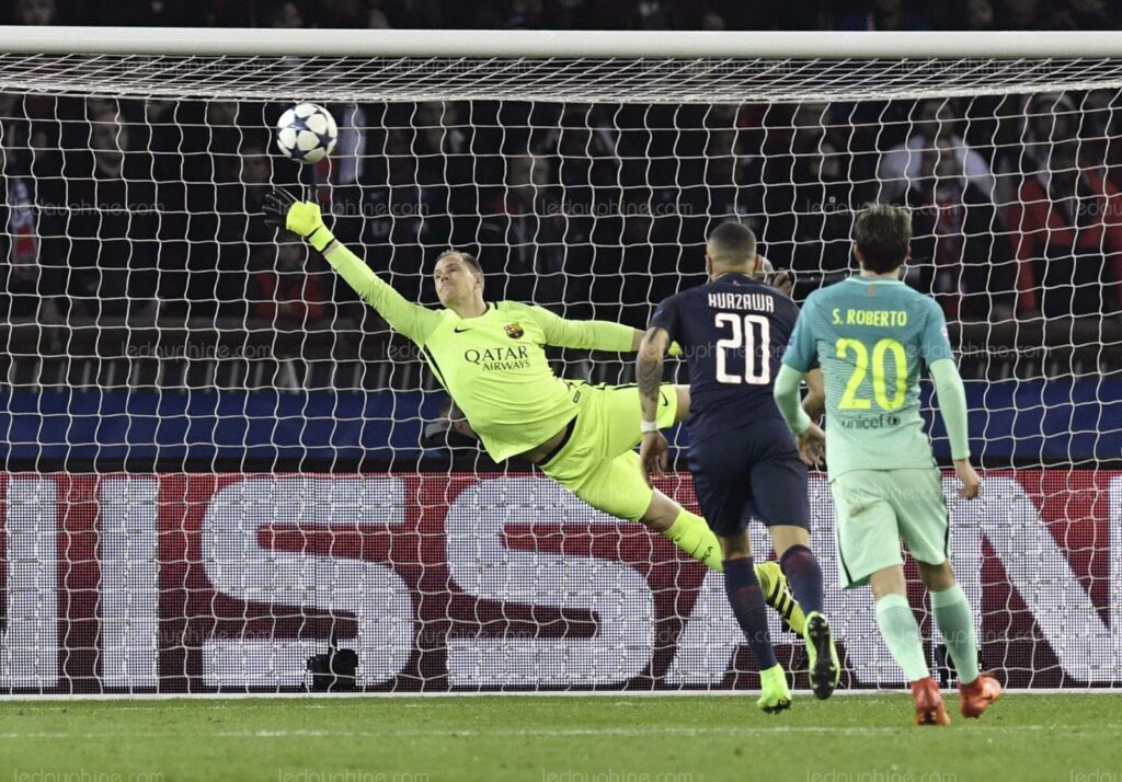 برشلونة يمدح شتيجن و يصفه بالأفضل في العالم