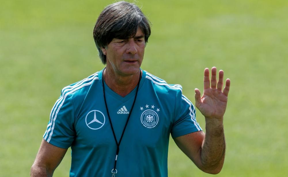 لوف يتدخل و يرد على أزمة نوير شتيجن