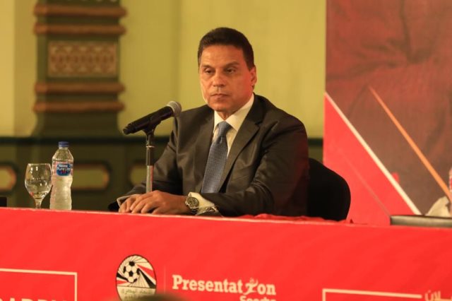 حسام بدري يختار 40 لاعبا محليا لمنتخب مصر