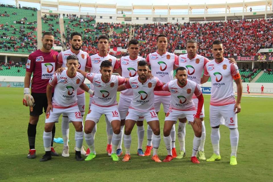 لاعبو حسنية أكادير يطالبون بصرف مستحقاتهم والرئيس يشتكي
