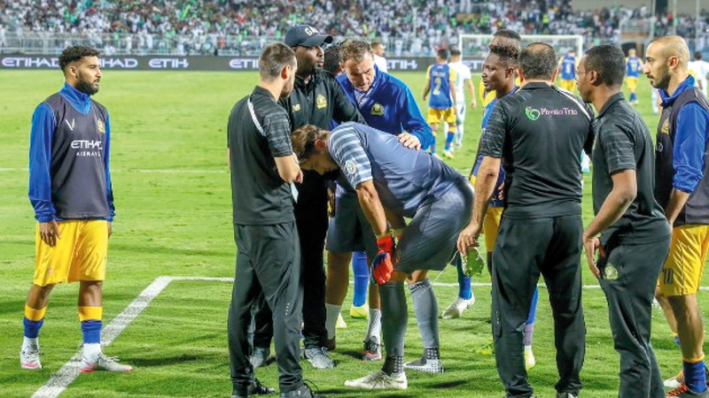 كثرة الإصابات بنادي النصر السعودي تعجل برحيل الطاقم الطبي