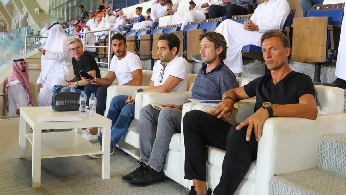 article 1572294185 رينارد يقبل طلب الهلال بخصوص لاعبيه في المنتخب السعودي