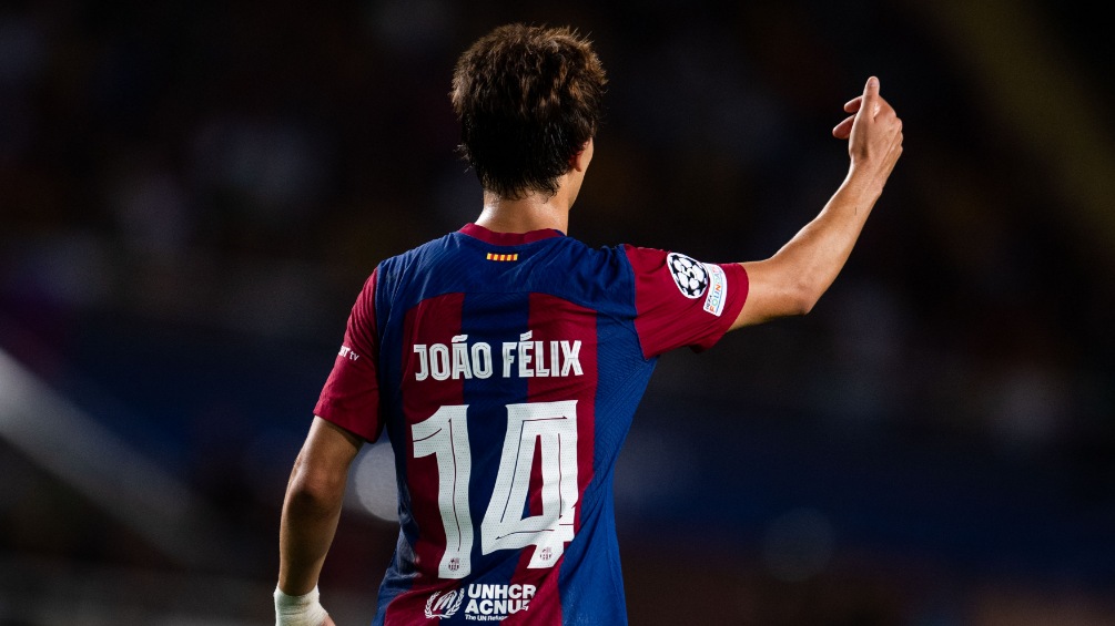 برشلونة يفتتح مسيرة البحث عن دوري أبطال أوروبا بخماسية