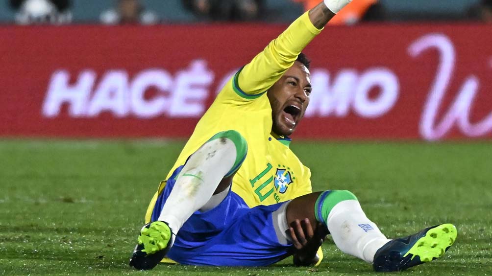 نيمار يتعرض لإصابة قوية تنهي موسمه الرياضي