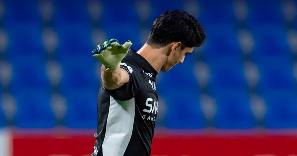 بونو جاهز لحراسة مرمى الهلال في مواجهة الكلاسيكو ضد النصر